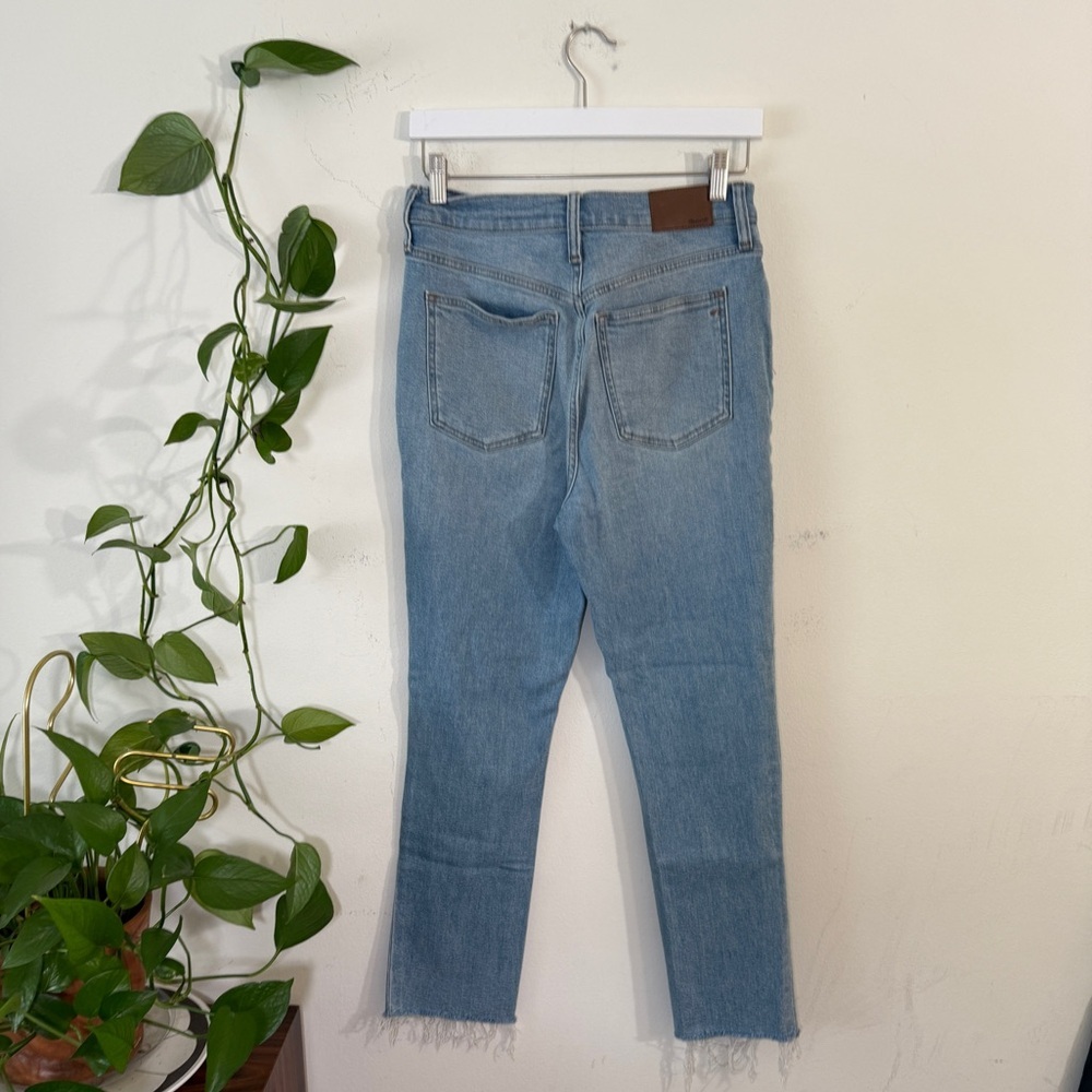 Madewell The Perfect Vintage Medium Wash Factory Distressed Raw Hem Straight Jea - Picture 8 of 8